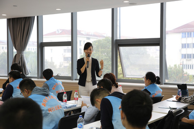 七宝镇举办第三届进博会城市文明志愿服务房地产专题培训